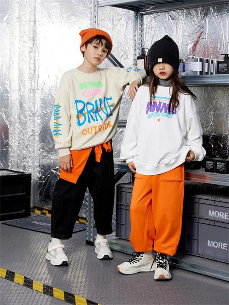 越也2022秋冬季白色T恤