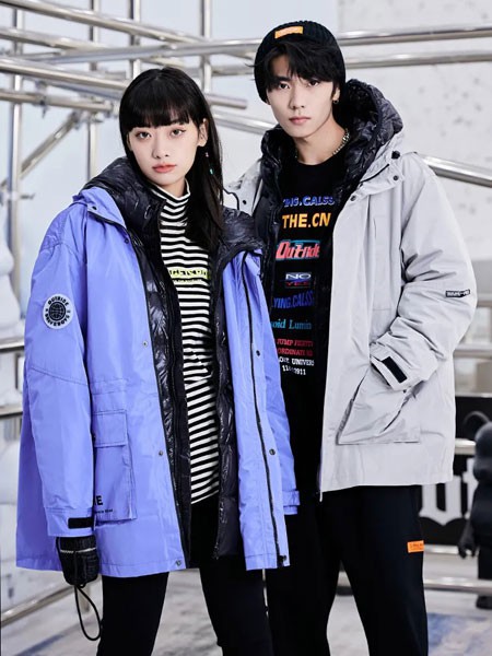 越也2022秋冬季紫色棉服