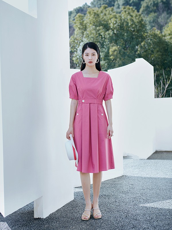 她谷2023春夏季粉色连衣裙
