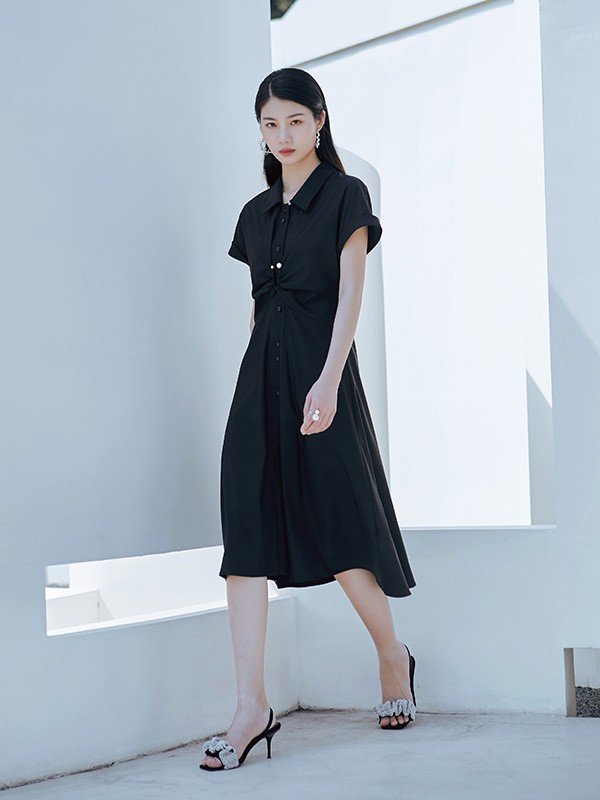 她谷2023春夏季黑色连衣裙