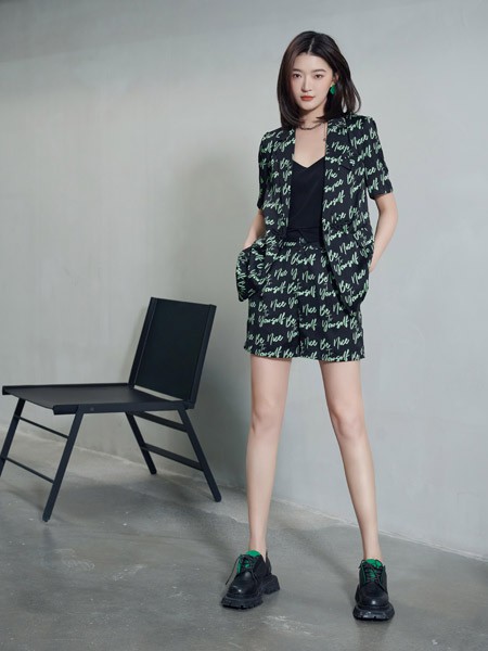 序言2023春夏季黑色短裤