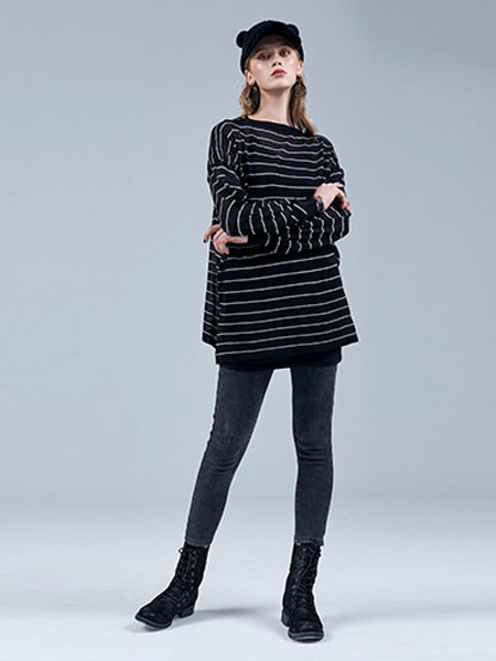 naturally女装2023春夏季黑色T恤