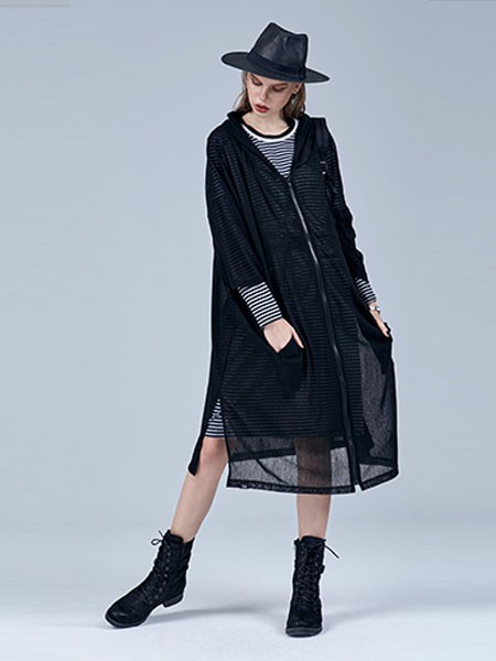 naturally女装2023春夏季黑色外套