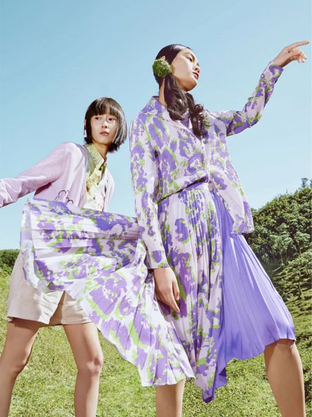 谜底女装2023春夏季紫色连衣裙