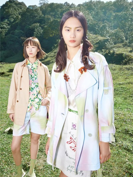 谜底女装2023春夏季白色短裤