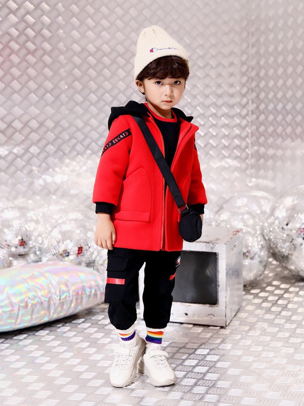 叮当猫童装2022秋冬季红色棉服