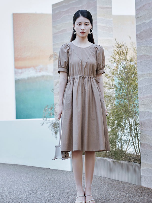 她谷2023春夏季棕色连衣裙