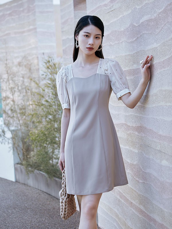 她谷女装2023春夏季拼色连衣裙
