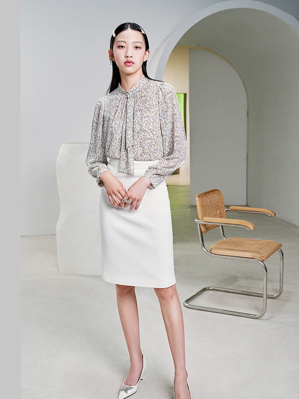 红贝缇女装2023春夏季白色包臀裙