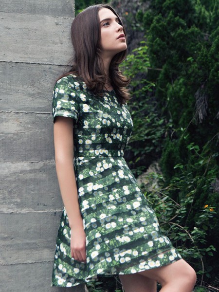 蜜西娅女装2023春夏季绿色马夹