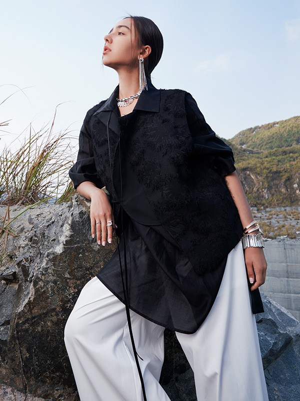 氏伽女装2023春夏季黑色衬衫