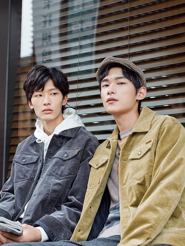 与狼共舞男装2023春夏季白色卫衣