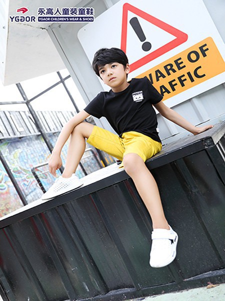 永高人童装2023春夏季黑色polo衫