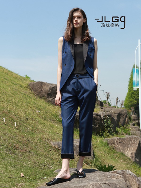 玲珑格格2023春夏季黑色背心