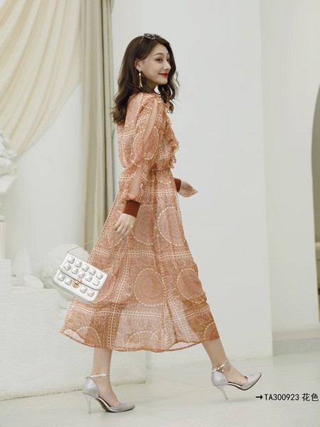 楚阁女装2023春夏季橙色连衣裙