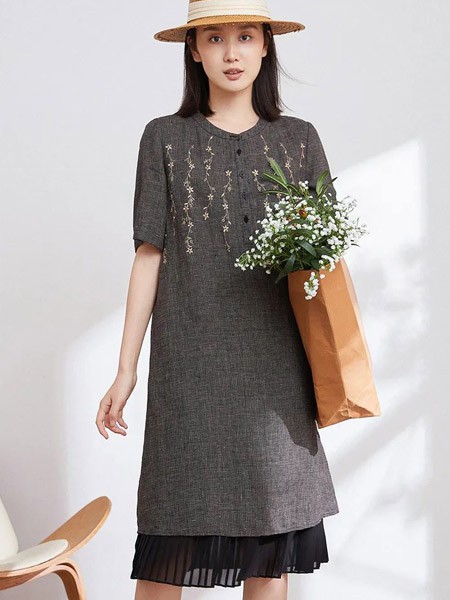 蒲牌女装2023春夏季黑色连衣裙