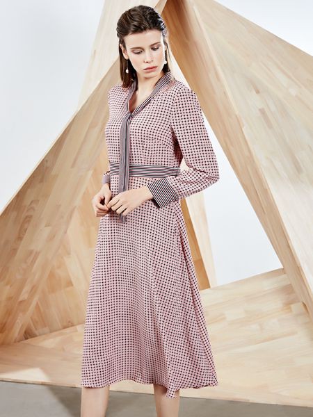 ECA女装2023春夏季粉色连衣裙