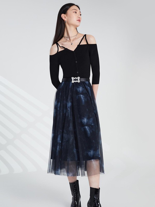 维莎曼女装2023春夏季黑色纱裙