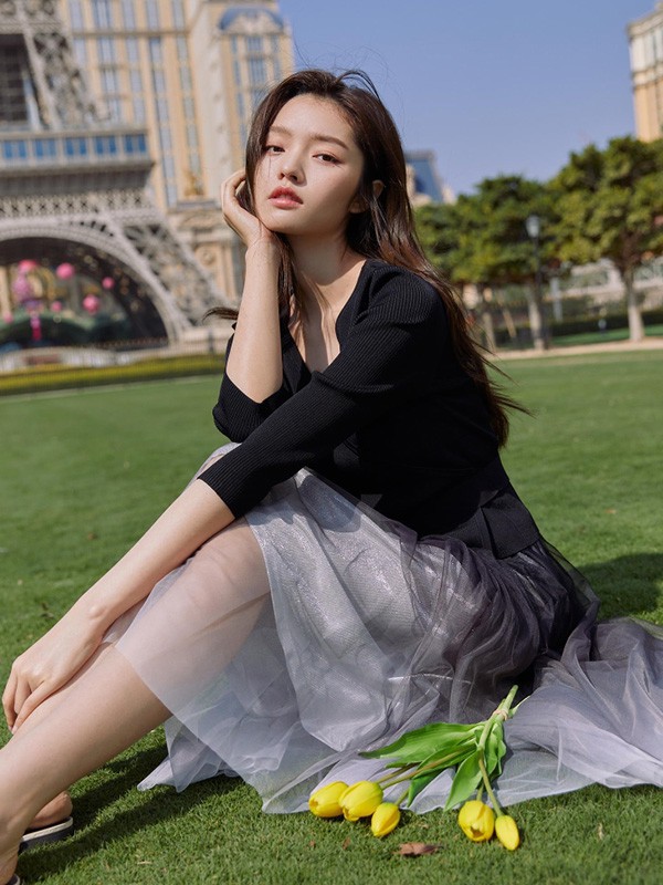 维莎曼女装2023春夏季拼色连衣裙