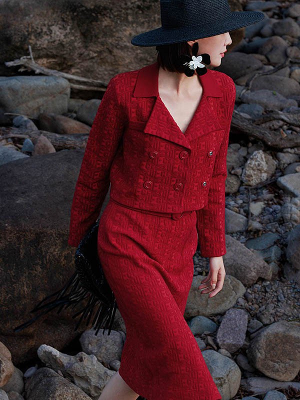 XG雪歌女装2023春夏季酒红色连衣裙