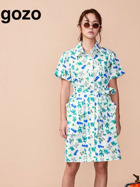 够爱女装2023春夏季白色连衣裙