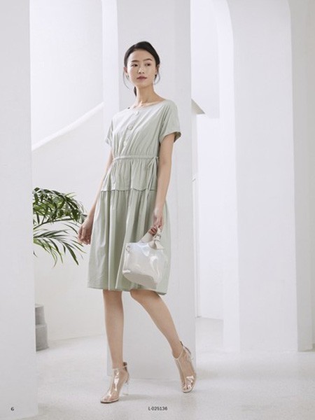 婉枫女装2023春夏季绿色连衣裙