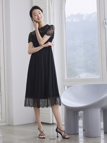 婉枫女装2023春夏季黑色连体衣