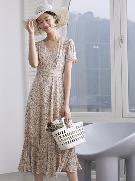 婉枫女装2023春夏季灰色连衣裙