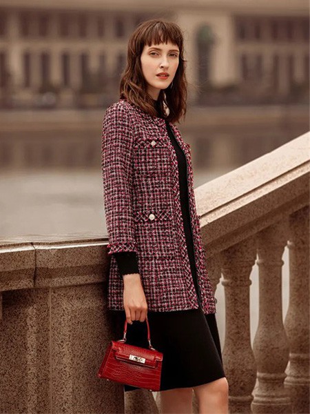 菲妮迪女装2022秋冬季黑色连衣裙