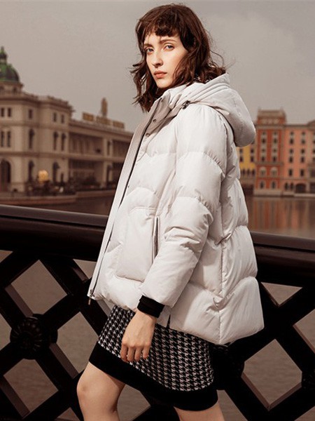 菲妮迪女装2022秋冬季白色棉服
