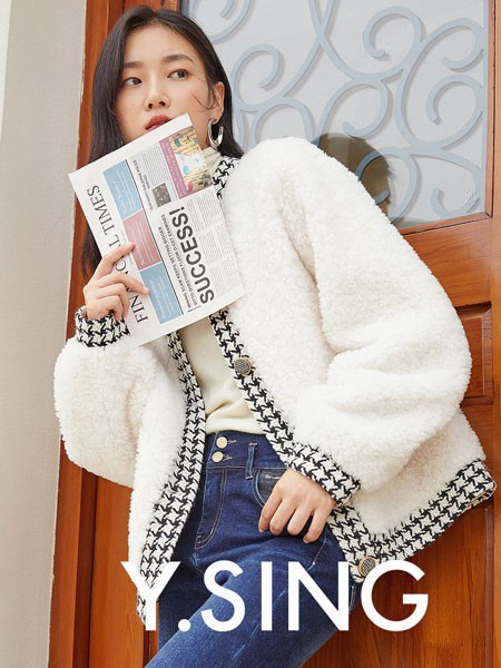 衣香丽影2022秋冬季白色大衣