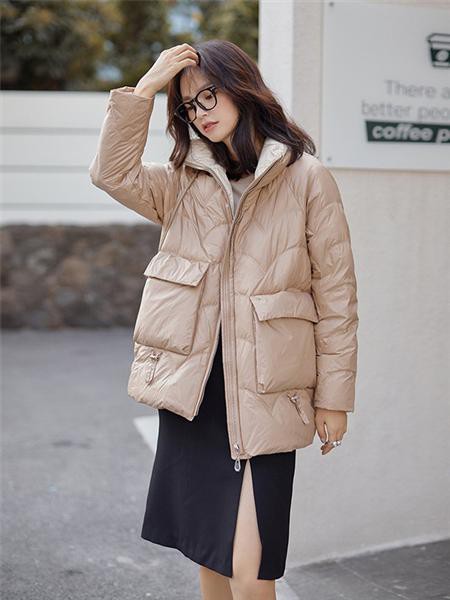 艺元素女装2022秋冬季卡其色棉服