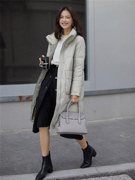 艺元素女装2022秋冬季黑色半身裙