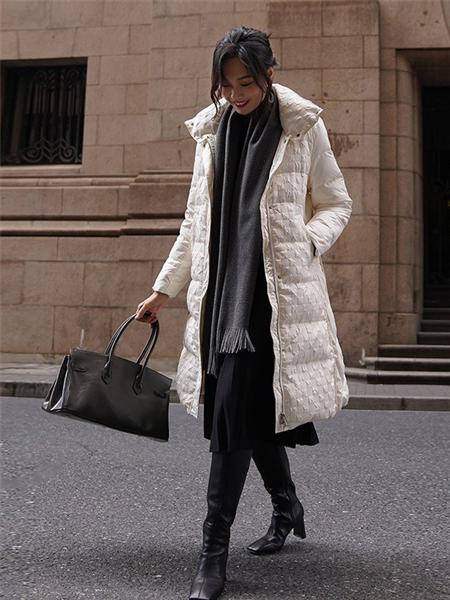 艺元素女装2022秋冬季白色棉服