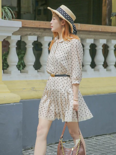 梵凯2023春夏季白色连衣裙