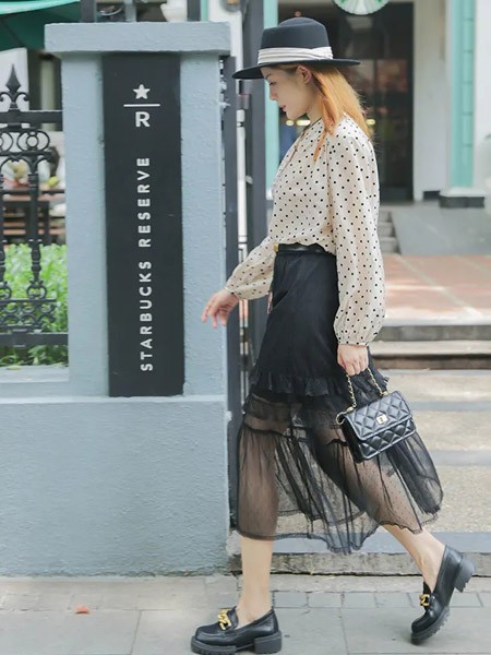 梵凯女装2023春夏季白色衬衫