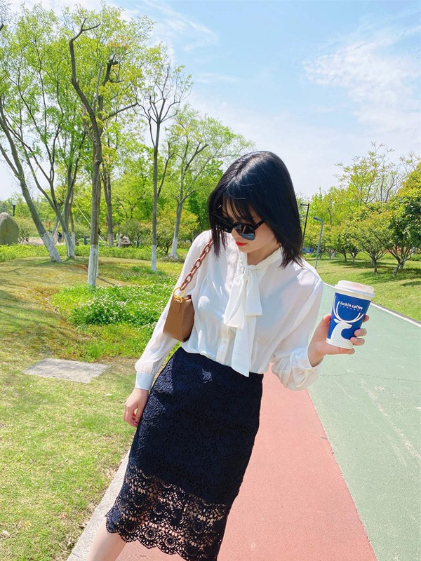 歌瑞丝芬女装2023春夏季黑色包臀裙