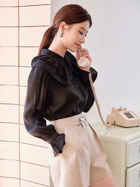 朗文斯汀女装2022秋冬季咖啡色衬衫