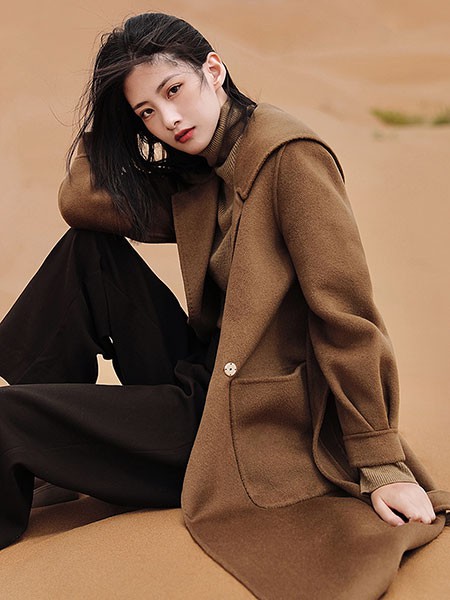朗文斯汀女装2022秋冬季咖啡色大衣