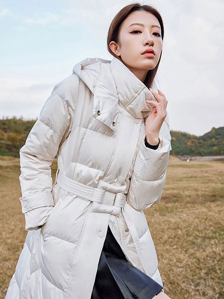 朗文斯汀女装2022春夏季白色棉服