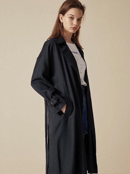 布莎卡女装2023春夏季黑色风衣