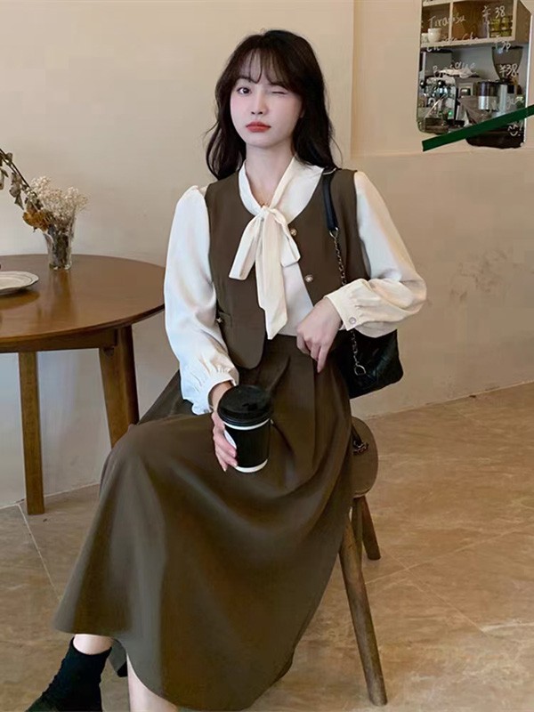 CEF穿依芙女装2023春夏季咖啡色连衣裙