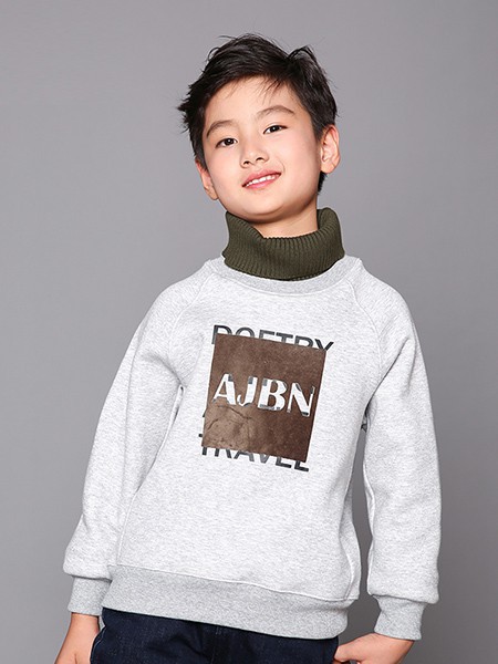 阿杰邦尼童装2022秋冬季白色T恤