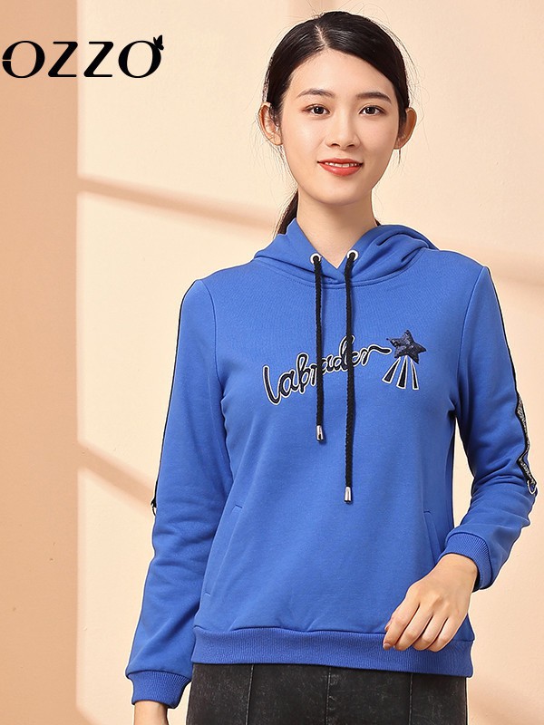 欧尼迩女装2022秋冬季蓝色卫衣