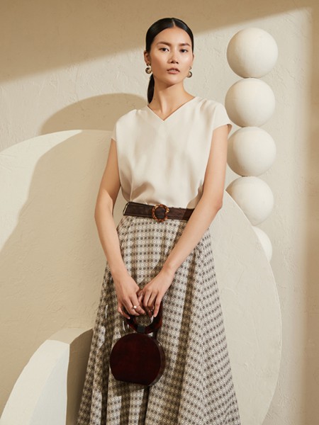 铠琪2023春夏季白色衬衫