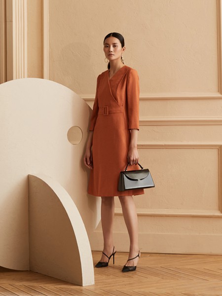 铠琪女装2023春夏季橙色连衣裙