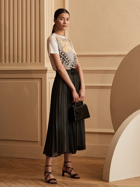 铠琪女装2023春夏季黑色百褶裙