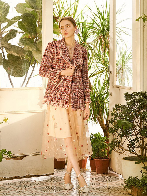 贝洛安2023春夏季裸色连衣裙