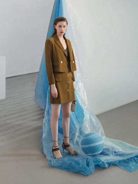 艾托奥女装2022秋冬季军绿色包臀裙