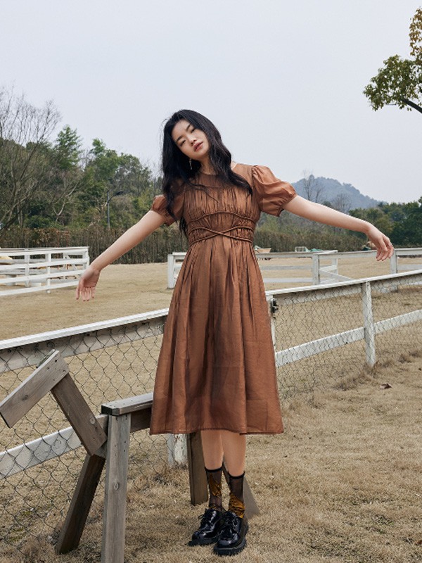 汀丁可2023春夏季军绿色连衣裙